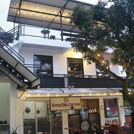 Bu Sepuh Guesthouse Sangkanurip Экстерьер фото