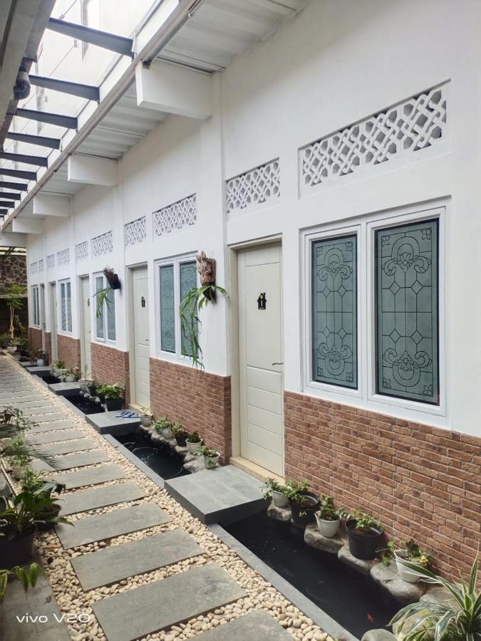Bu Sepuh Guesthouse Sangkanurip Экстерьер фото